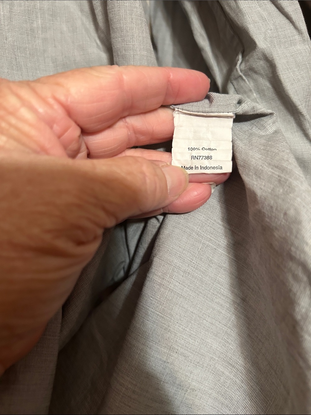 J Crew -LG- Light Gray - Women’s Lightweight Cotton 3-Button Shirt - Picture 3 of 7